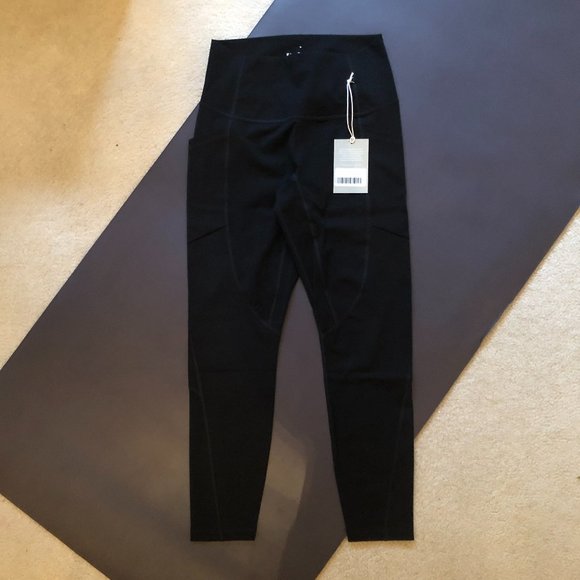 Everlane Perform Pocket Legging - Picture 2 of 11